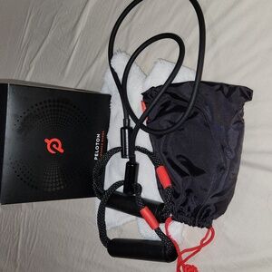 IM SELLING PELOTON RESISTANCE BANDS ( THEY ARE NEW ) THE PICTURES IS FROM MY OWN